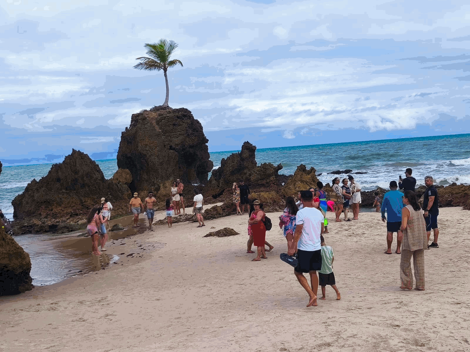 colagem de várias fotos do litoral sul de João Pessoa, Paraíba